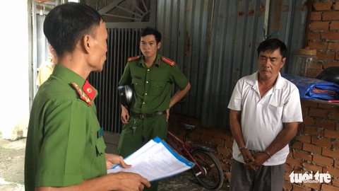Khám xét nơi ở 2 người nghi liên quan nhóm móc túi khách đi xe buýt - Ảnh 2. Khám xét nơi ở 2 người nghi liên quan nhóm móc túi khách đi xe buýt - Ảnh 2.