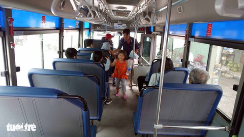 Khách kêu bật máy lạnh, nhân viên xe buýt tuyến 99 chửi, hăm đánh - Ảnh 1. Khách kêu bật máy lạnh, nhân viên xe buýt tuyến 99 chửi, hăm đánh - Ảnh 1.