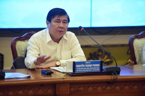Chủ tịch TP.HCM: Trẻ mà đi đâu cũng kè kè phiên dịch thấy rất kỳ - Ảnh 1. Chủ tịch TP.HCM: Trẻ mà đi đâu cũng kè kè phiên dịch thấy rất kỳ - Ảnh 1.