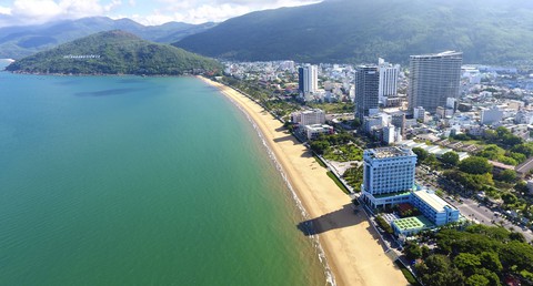 Dời 3 khách sạn ven biển Quy Nhơn, lấy đất làm công viên - Ảnh 1. Dời 3 khách sạn ven biển Quy Nhơn, lấy đất làm công viên - Ảnh 1.