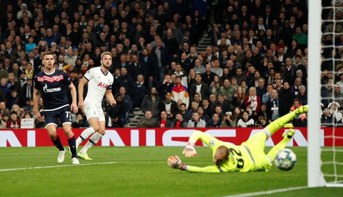 Son Heung Min lập cú đúp, Tottenham thắng đậm Crvena Zvezda - Ảnh 2. Son Heung Min lập cú đúp, Tottenham thắng đậm Crvena Zvezda - Ảnh 2.