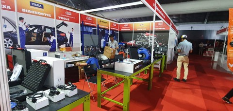 Khu vực phụ trợ của triển lãm ôtô Việt Nam 2019 bì bõm nước - Ảnh 3. Khu vực phụ trợ của triển lãm ôtô Việt Nam 2019 bì bõm nước - Ảnh 3.