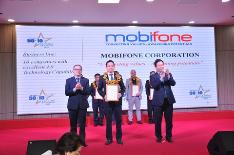 MobiFone nhận cú đúp danh hiệu doanh nghiệp CNTT hàng đầu Việt Nam 2019 - Ảnh 2. MobiFone nhận cú đúp danh hiệu doanh nghiệp CNTT hàng đầu Việt Nam 2019 - Ảnh 2.