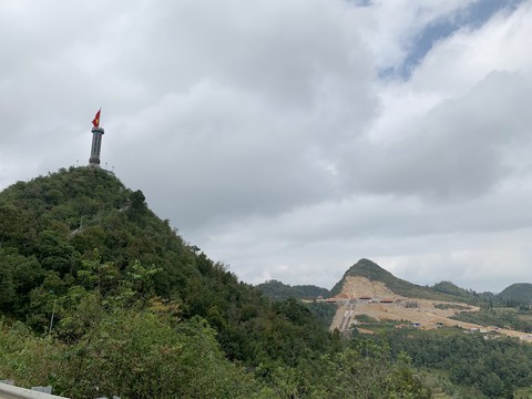 Khu du lịch ở Lũng Cú: Bộ Văn hóa không khuyến khích làm du lịch tâm linh - Ảnh 1. Khu du lịch ở Lũng Cú: Bộ Văn hóa không khuyến khích làm du lịch tâm linh - Ảnh 1.