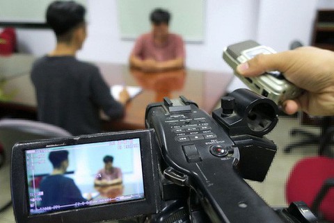 Thí điểm ghi âm, ghi hình có âm thanh ở 42 phòng hỏi cung - Ảnh 1. Thí điểm ghi âm, ghi hình có âm thanh ở 42 phòng hỏi cung - Ảnh 1.