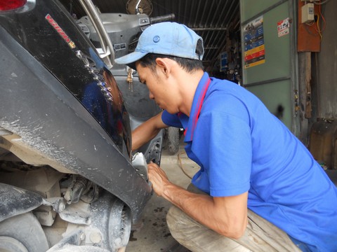 Cai nghiện ma túy, mở cửa hàng sửa xe từ quỹ hỗ trợ khởi nghiệp - Ảnh 1. Cai nghiện ma túy, mở cửa hàng sửa xe từ quỹ hỗ trợ khởi nghiệp - Ảnh 1.