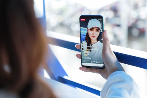Loạt thủ thuật quay clip Tiktok, làm phim không khó chỉ với smartphone - Ảnh 2. Loạt thủ thuật quay clip Tiktok, làm phim không khó chỉ với smartphone - Ảnh 2.