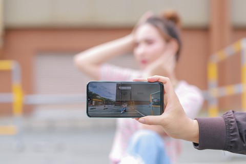 Loạt thủ thuật quay clip Tiktok, làm phim không khó chỉ với smartphone - Ảnh 5. Loạt thủ thuật quay clip Tiktok, làm phim không khó chỉ với smartphone - Ảnh 5.