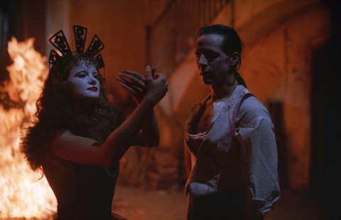 Mùa Halloween, kể tên 10 phim kinh dị gây sốc khiến kẻ la ó, người bỏ về - Ảnh 9. Mùa Halloween, kể tên 10 phim kinh dị gây sốc khiến kẻ la ó, người bỏ về - Ảnh 9.