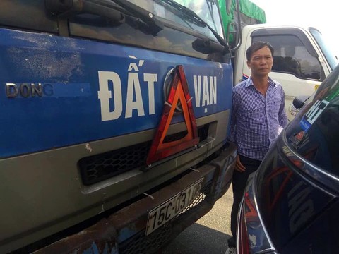 Được đền 19 triệu, chỉ sửa hết 7 triệu, tài xế tìm người tông xe mình trả tiền thừa - Ảnh 1. Được đền 19 triệu, chỉ sửa hết 7 triệu, tài xế tìm người tông xe mình trả tiền thừa - Ảnh 1.