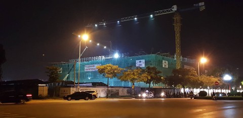 Sập giàn giáo công trình Trung tâm văn hóa Xứ Đông, 5 công nhân bị thương - Ảnh 2. Sập giàn giáo công trình Trung tâm văn hóa Xứ Đông, 5 công nhân bị thương - Ảnh 2.