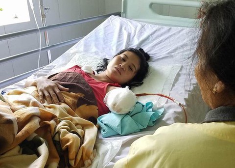 Giáo viên âm nhạc bị tai nạn phải cắt bỏ cánh tay: Không còn tay, tôi lấy gì đi dạy - Ảnh 1. Giáo viên âm nhạc bị tai nạn phải cắt bỏ cánh tay: Không còn tay, tôi lấy gì đi dạy - Ảnh 1.
