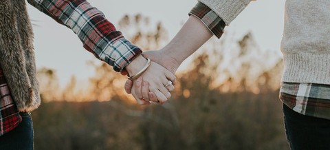 Muốn thoát ế, phải hôn rất nhiều ếch trước khi gặp hoàng tử cóc - Ảnh 1. Muốn thoát ế, phải hôn rất nhiều ếch trước khi gặp hoàng tử cóc - Ảnh 1.
