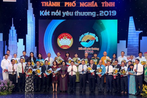 Ủng hộ 45 tỉ đồng cho Quỹ Vì người nghèo TP.HCM - Ảnh 1. Ủng hộ 45 tỉ đồng cho Quỹ Vì người nghèo TP.HCM - Ảnh 1.
