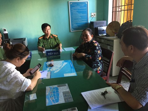 Người bán hàng ở Hội An dọa đánh khách Tây bị đình chỉ buôn bán - Ảnh 2. Người bán hàng ở Hội An dọa đánh khách Tây bị đình chỉ buôn bán - Ảnh 2.