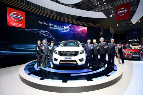 Nissan Navara mới ra mắt khách hàng Việt trên sân chơi công nghệ Chuyển động thông minh - Ảnh 3. Nissan Navara mới ra mắt khách hàng Việt trên sân chơi công nghệ Chuyển động thông minh - Ảnh 3.