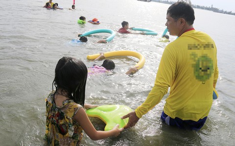 Động kinh bất ngờ phải làm sao? - Ảnh 1. Động kinh bất ngờ phải làm sao? - Ảnh 1.