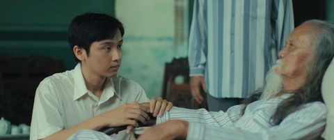 Phim kinh dị Bắc Kim Thang: Ý nghĩa nhân sinh về sự tha hóa của một gia đình - Ảnh 3. Phim kinh dị Bắc Kim Thang: Ý nghĩa nhân sinh về sự tha hóa của một gia đình - Ảnh 3.