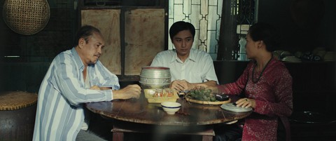 Phim kinh dị Bắc Kim Thang: Ý nghĩa nhân sinh về sự tha hóa của một gia đình - Ảnh 8. Phim kinh dị Bắc Kim Thang: Ý nghĩa nhân sinh về sự tha hóa của một gia đình - Ảnh 8.