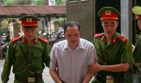 Vụ án gian lận thi ở Hà Giang: 8 năm tù cho người chủ mưu - Ảnh 4. Vụ án gian lận thi ở Hà Giang: 8 năm tù cho người chủ mưu - Ảnh 4.