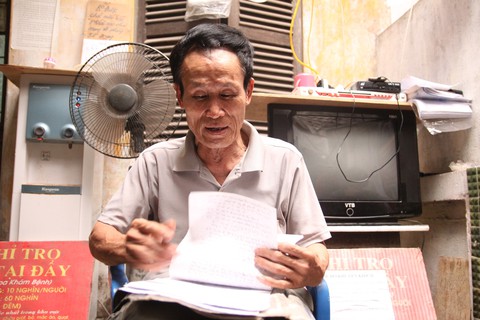 Truy tố ông Hiệp khùng vụ cháy nhà trọ khiến 2 vợ chồng tử vong - Ảnh 1. Truy tố ông Hiệp khùng vụ cháy nhà trọ khiến 2 vợ chồng tử vong - Ảnh 1.