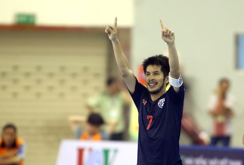 Futsal Việt Nam lại tiếp tục thua người Thái - Ảnh 3. Futsal Việt Nam lại tiếp tục thua người Thái - Ảnh 3.