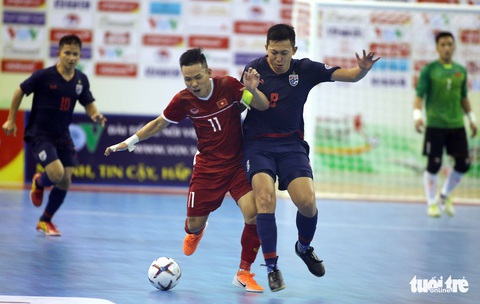 Futsal Việt Nam lại tiếp tục thua người Thái - Ảnh 1. Futsal Việt Nam lại tiếp tục thua người Thái - Ảnh 1.