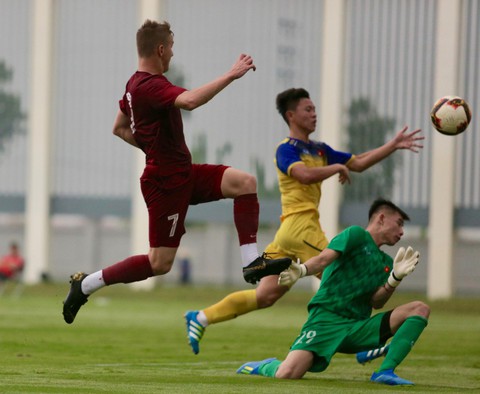 U19 Việt Nam xuất sắc đá bại U19 FK Sarajevo chiều 26-10 - Ảnh 4. U19 Việt Nam xuất sắc đá bại U19 FK Sarajevo chiều 26-10 - Ảnh 4.