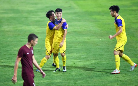 U19 Việt Nam xuất sắc đá bại U19 FK Sarajevo chiều 26-10 - Ảnh 7. U19 Việt Nam xuất sắc đá bại U19 FK Sarajevo chiều 26-10 - Ảnh 7.