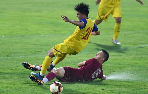 U19 Việt Nam xuất sắc đá bại U19 FK Sarajevo chiều 26-10 - Ảnh 6. U19 Việt Nam xuất sắc đá bại U19 FK Sarajevo chiều 26-10 - Ảnh 6.
