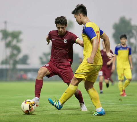 U19 Việt Nam xuất sắc đá bại U19 FK Sarajevo chiều 26-10 - Ảnh 8. U19 Việt Nam xuất sắc đá bại U19 FK Sarajevo chiều 26-10 - Ảnh 8.