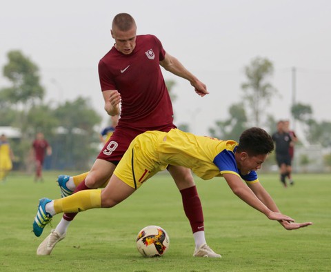 U19 Việt Nam xuất sắc đá bại U19 FK Sarajevo chiều 26-10 - Ảnh 11. U19 Việt Nam xuất sắc đá bại U19 FK Sarajevo chiều 26-10 - Ảnh 11.