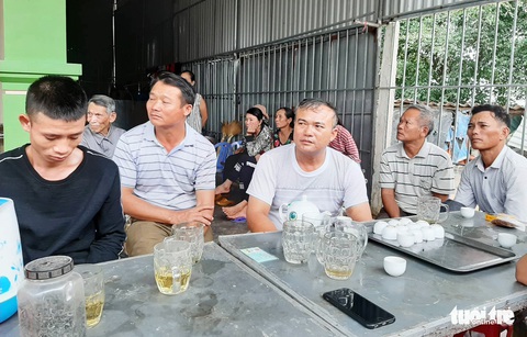 Quê nhà ‘lòng như lửa đốt’ khi con đi du lịch qua Anh rồi mất liên lạc - Ảnh 6. Quê nhà ‘lòng như lửa đốt’ khi con đi du lịch qua Anh rồi mất liên lạc - Ảnh 6.