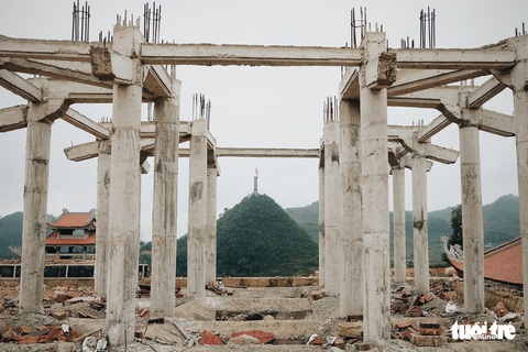 Bên trong công trình phá núi xây chùa hoành tráng ở Lũng Cú - Ảnh 7. Bên trong công trình phá núi xây chùa hoành tráng ở Lũng Cú - Ảnh 7.