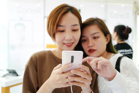 Reno2 và Reno2 F mở bán - đánh dấu một hình ảnh mới của OPPO - Ảnh 4. Reno2 và Reno2 F mở bán - đánh dấu một hình ảnh mới của OPPO - Ảnh 4.