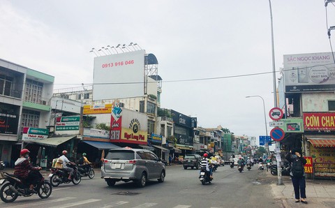 Con đường mà biết nói năng... - Ảnh 1. Con đường mà biết nói năng... - Ảnh 1.