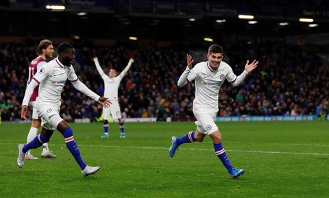 Pulisic lập hat-trick, Chelsea hạ gục Burnley trên sân Turf Moor - Ảnh 1. Pulisic lập hat-trick, Chelsea hạ gục Burnley trên sân Turf Moor - Ảnh 1.