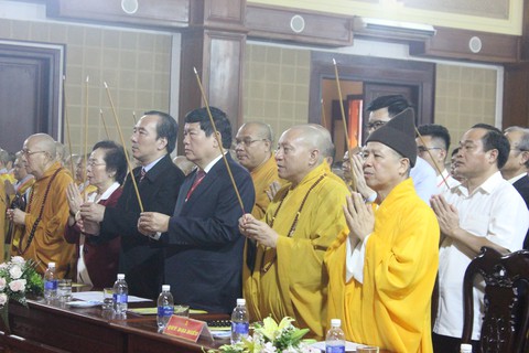 Hàng nghìn người dự đại lễ tưởng niệm 906 năm ni sư Diệu Nhân viên tịch - Ảnh 2. Hàng nghìn người dự đại lễ tưởng niệm 906 năm ni sư Diệu Nhân viên tịch - Ảnh 2.