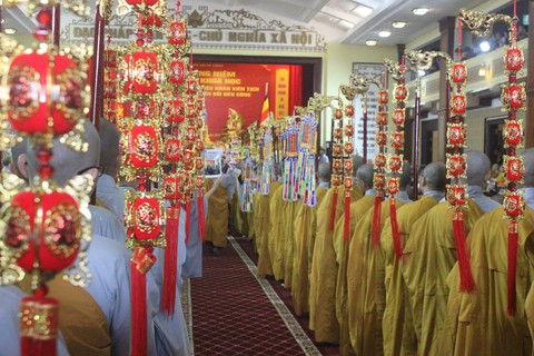 Hàng nghìn người dự đại lễ tưởng niệm 906 năm ni sư Diệu Nhân viên tịch - Ảnh 3. Hàng nghìn người dự đại lễ tưởng niệm 906 năm ni sư Diệu Nhân viên tịch - Ảnh 3.