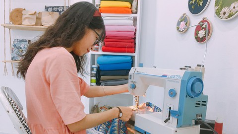 Hô biến quần jean cũ thành túi xách - Ảnh 1. Hô biến quần jean cũ thành túi xách - Ảnh 1.