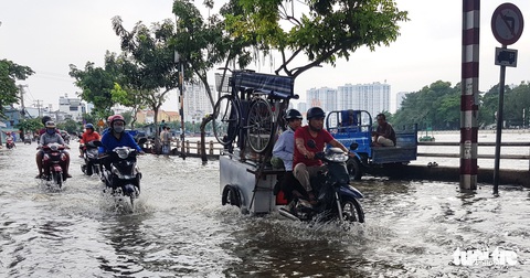 Gió mùa đông bắc gây mưa lớn miền Bắc, triều cường cao ở miền Nam - Ảnh 2. Gió mùa đông bắc gây mưa lớn miền Bắc, triều cường cao ở miền Nam - Ảnh 2.