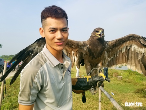 Mãn nhãn với những chú chim săn mồi sải cánh dũng mãnh - Ảnh 5. Mãn nhãn với những chú chim săn mồi sải cánh dũng mãnh - Ảnh 5.