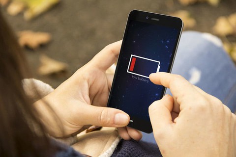 Lạnh quá, pin điện thoại cũng khó bề hoạt động - Ảnh 1. Lạnh quá, pin điện thoại cũng khó bề hoạt động - Ảnh 1.