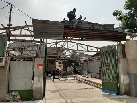 Miễn nhiệm phó chủ tịch HĐND quận Thủ Đức xây 6 nhà xưởng trái phép - Ảnh 2. Miễn nhiệm phó chủ tịch HĐND quận Thủ Đức xây 6 nhà xưởng trái phép - Ảnh 2.
