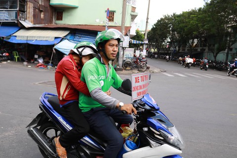 Thằng hâm chạy Grab miễn phí khắp Sài Gòn - Ảnh 2. Thằng hâm chạy Grab miễn phí khắp Sài Gòn - Ảnh 2.