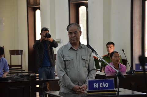 Hiệu trưởng xâm hại tình dục hàng loạt nam sinh lĩnh 8 năm tù - Ảnh 1. Hiệu trưởng xâm hại tình dục hàng loạt nam sinh lĩnh 8 năm tù - Ảnh 1.