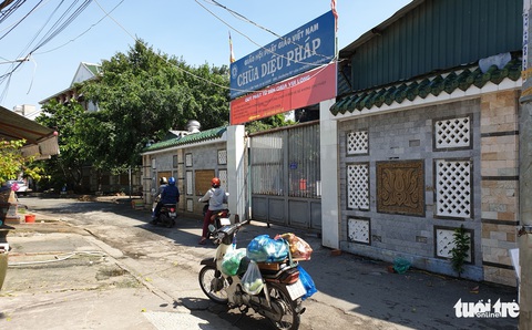 Đội quân bán cá, chim phóng sinh chơi cút bắt với chùa Diệu Pháp - Ảnh 2. Đội quân bán cá, chim phóng sinh chơi cút bắt với chùa Diệu Pháp - Ảnh 2.