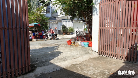 Đội quân bán cá, chim phóng sinh chơi cút bắt với chùa Diệu Pháp - Ảnh 3. Đội quân bán cá, chim phóng sinh chơi cút bắt với chùa Diệu Pháp - Ảnh 3.