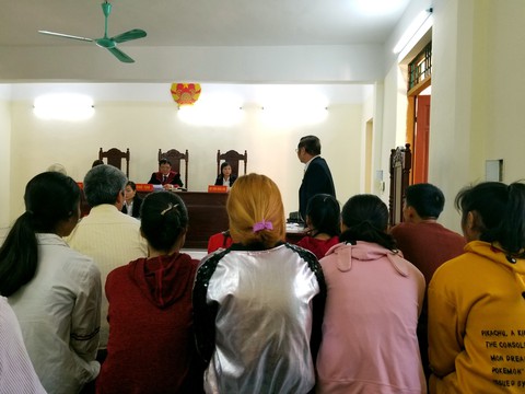 Nữ sinh ra tòa vì đánh hội đồng bạn: Nhìn chiều nào cũng thấy xót xa - Ảnh 1. Nữ sinh ra tòa vì đánh hội đồng bạn: Nhìn chiều nào cũng thấy xót xa - Ảnh 1.
