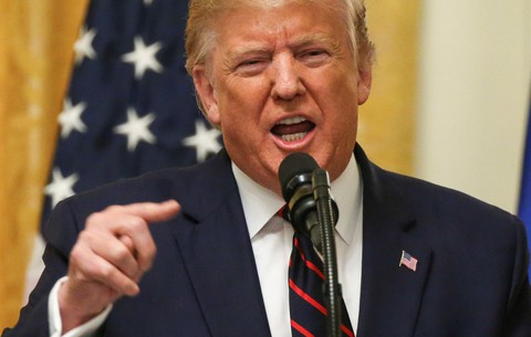 Ông Trump ca ngợi chiến thắng đẹp trong thương mại với châu Âu - Ảnh 1. Ông Trump ca ngợi chiến thắng đẹp trong thương mại với châu Âu - Ảnh 1.
